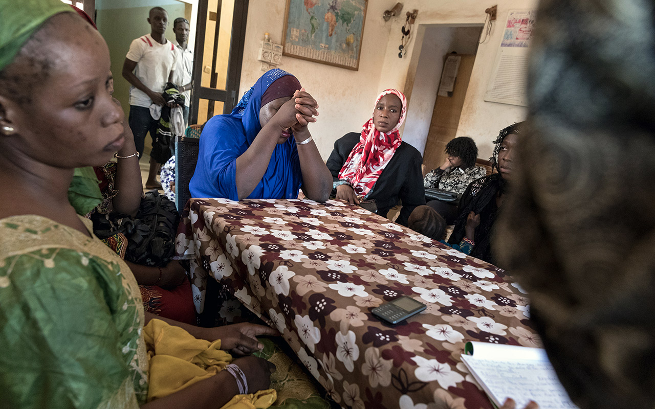 Gemeinsam gegen Diskriminierung: Teilnehmerinnen einer Selbsthilfegruppe in Bamako, der Hauptstadt von Mali. Photo: Christoph Püschner/Brot für die Welt